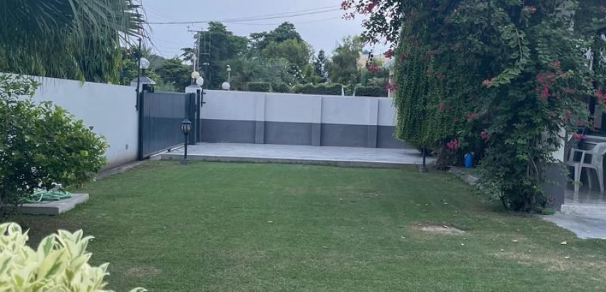 GREEN ACRE FARMHOUSE 244