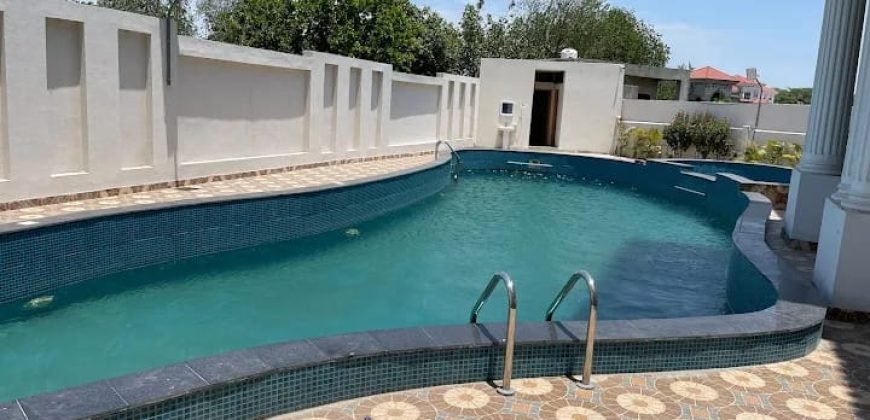 SWIMMING POOL BARKIROAD 107