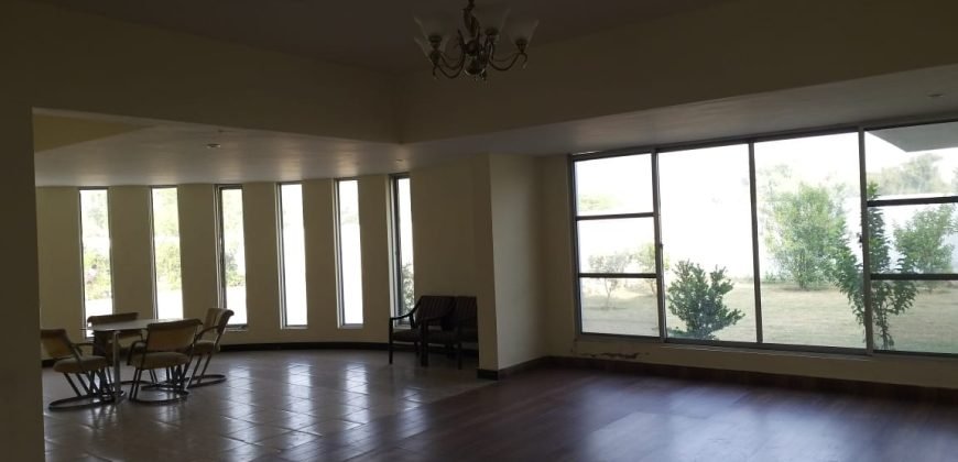 EDEN PARK FARMHOSUE 63