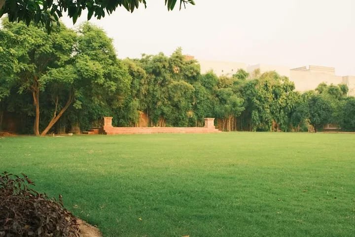Premium farmhouse for wedding in Lahore prepared for an elegant outdoor celebration